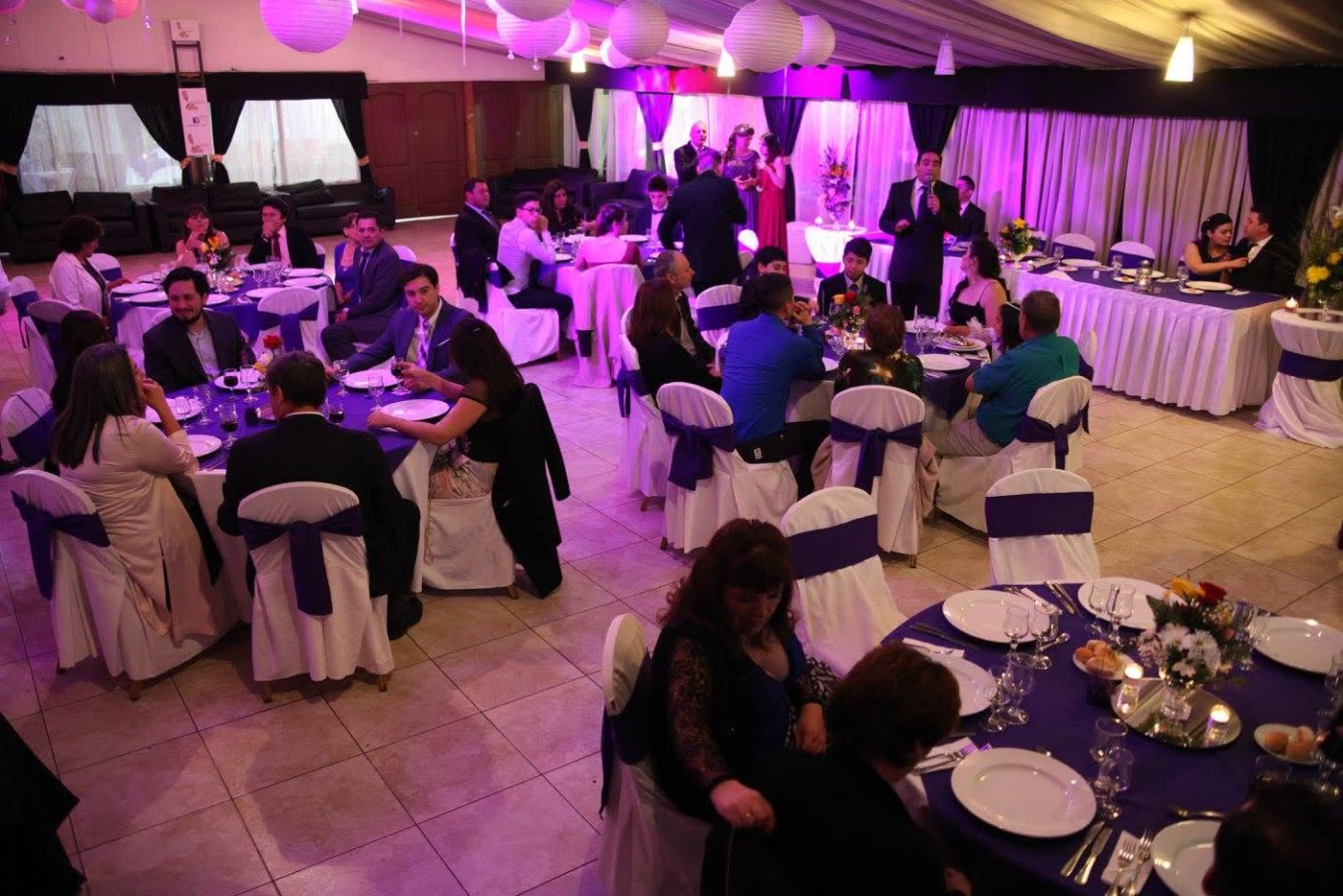 Recepción de matrimonio en curso en La Casona