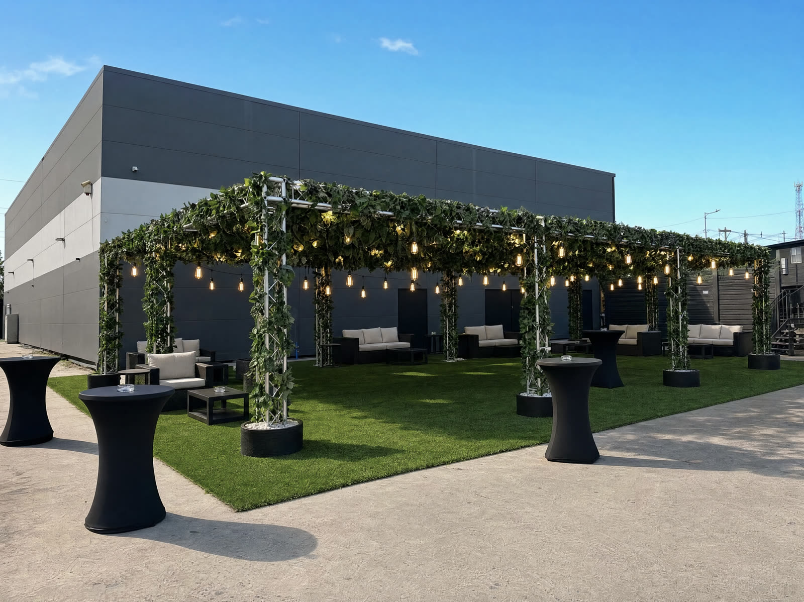 Salón El Pabellón, terraza con pérgola y lounge en Maipú
